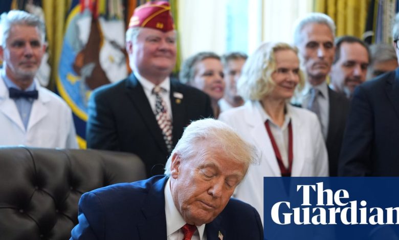 Trump Signs Order Reclassifying Marijuana as a Less Dangerous Substance | Trump Administration Trump Signs Order Reclassifying Marijuana as a Less Dangerous Substance | Trump Administration