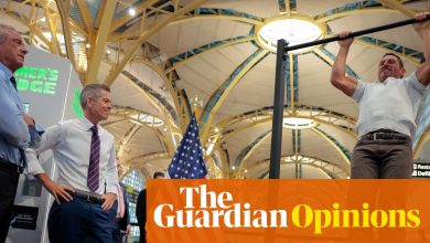 Sean Duffy Advocates for ‘Civility’ in Air Travel—So Why Is He Doing Pull-Ups at the Airport? | Arwa Mahdawi Sean Duffy Advocates for ‘Civility’ in Air Travel—So Why Is He Doing Pull-Ups at the Airport? | Arwa Mahdawi