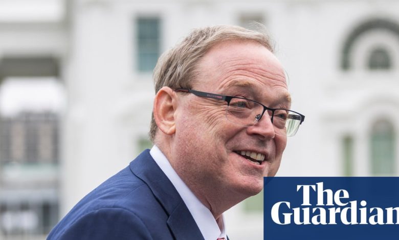 Trump’s economic adviser expects there is ‘nothing to see’ as justice department investigates Fed | Trump administration